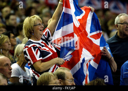 Barclaycard Arena, Birmingham, UK. Le 05 Mar, 2016. Davis Cup Tennis World Group premier tour. Grande-bretagne face au Japon. Les fans anglais montrer leur appui avant cet après-midi de jeux. Credit : Action Plus Sport/Alamy Live News Banque D'Images