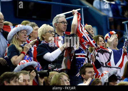 Barclaycard Arena, Birmingham, UK. Le 05 Mar, 2016. Davis Cup Tennis World Group premier tour. Grande-bretagne face au Japon. Les fans anglais montrer leur appui avant cet après-midi de jeux. Credit : Action Plus Sport/Alamy Live News Banque D'Images