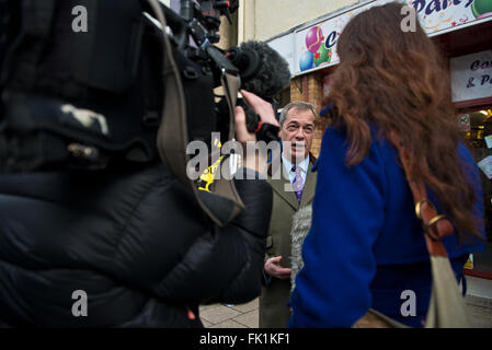 Bristol, Royaume-Uni. 5 mars, 2016. Photo:Thornbury Bristol UK, au sud-ouest de l'UKIP Conférence. Nigel Farage assiste à la Conférence de l'ouest du sud de l'UKIP. Date 05/03/2016 Ref : © charlie bryan/Alamy Live News Crédit : charlie bryan/Alamy Live News Banque D'Images