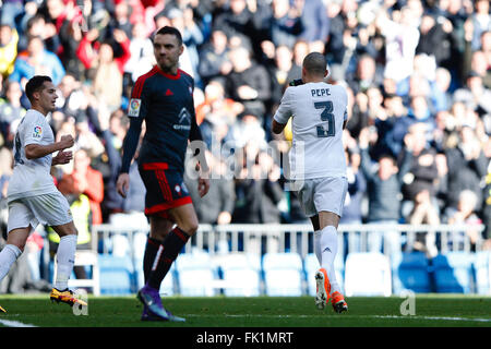 Madrid, Espagne. Le 05 Mar, 2016. Képler Laveran Lima Ferreira (3) Real Madrid célèbre après avoir marqué son équipe&# xb4;s objectif. La Liga entre le Real Madrid contre Celta de Vigo au Santiago Bernabeu à Madrid, Espagne Credit : Action Plus Sport/Alamy Live News Banque D'Images