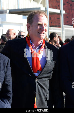 Robert Sarver, le nouveau propriétaire de real Mallorca, l'équipe de football espagnole, pendant le match de centenaire de la Club des Baléares à Palma. Banque D'Images