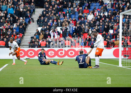 Paris, France. Le 05 Mar, 2016. Ligue 1 française de football. Paris St Germain contre Montpellier. Angel Di Maria (PSG), Lucas Rodrigues Moura da Silva (PSG), Jerome ROUSSILLON (Montpellier), William Rémy (Montpellier) : Action de Crédit Plus Sport/Alamy Live News Banque D'Images