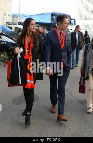 L'ancien joueur NBA Steve Nash, et de sa fiancée Lilla Frederick à Majorque pendant le match de foot en Majorque Banque D'Images