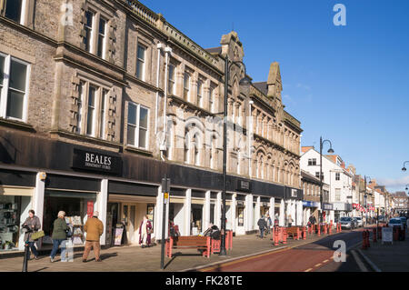 Newgate Street dans le centre-ville de Bishop Auckland, Co Durham, England, UK Banque D'Images