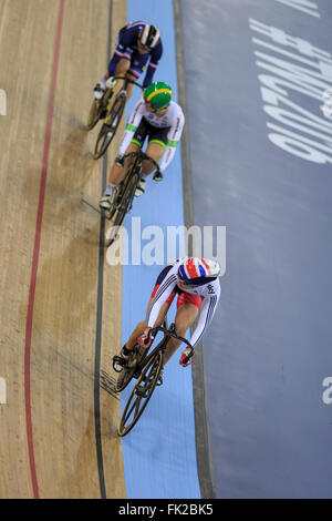 Londres, Royaume-Uni, le 5 mars 2016. 2016 UCI Cyclisme sur Piste Championnats du monde. Great Britain's Jess vernis a été battu au second tour des repechages sprint individuel des femmes de l'Australie ; Anna Meares a progressé pour les quarts de finale. Credit : Clive Jones/Alamy Live News Banque D'Images