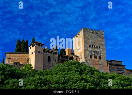 La Tour de Comares, Torre de Comares, a quitté le Queen's dressing, Peinador de la Reina, à l'Alhambra, Grenade, Espagne Banque D'Images