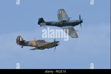 Spitfire Mk.LF.XVIe, TE311 et Hurricane Mk.IIc, LF363 de la BBMF Banque D'Images