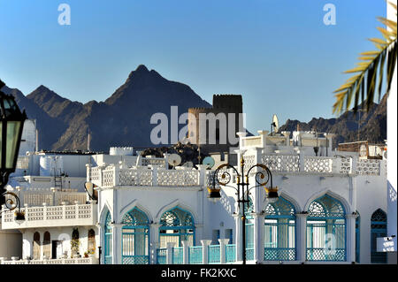 Maisons et fort de Mutrah, Muscat, Sultanat d'Oman Banque D'Images