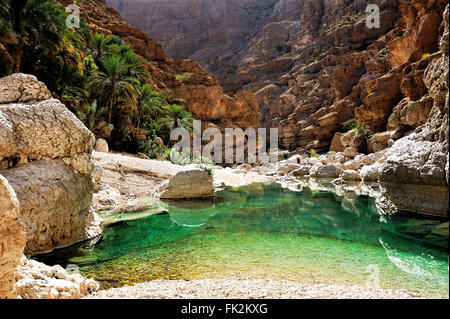 Wadi Shab, dans le Sultanat d'Oman Banque D'Images