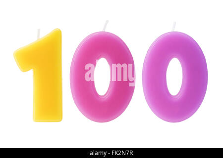 Bougies d'anniversaire colorée sous la forme du nombre 100 sur fond blanc Banque D'Images