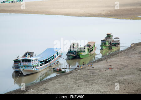 L'Asie, l'Asie du Sud-Est, le Myanmar, la rivière Chindwin, Monywa Banque D'Images