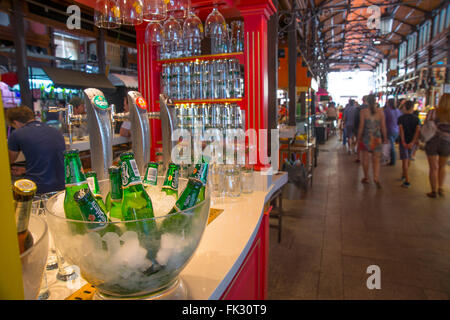 Bar de San Miguel marché, vue intérieure. Madrid, Espagne. Banque D'Images