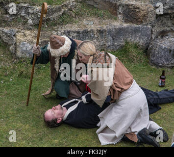 Sables bitumineux de Perran, Broad Oak, Cornwall, UK. 6 mars 2016. Des centaines de personnes assistent à l'assemblée annuelle St Piran jouer, faire une pilgramage de Broad Oak et le site de Saint Piran l'Oratoire Saint-Joseph. Selon la légende St Piran était échouée sur les terres de Rolvenden ayant été jeté dans la mer en Irlande, et est devenu le saint patron de Tinners. Crédit : Simon Maycock/Alamy Live News Banque D'Images