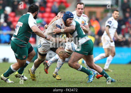 Welford Road, Leicester, UK. 06 Mar, 2016. Aviva Premiership. Leicester Tigers contre Exeter Chiefs. L'Exeter flanker Julian Salvi fait une pause. © Plus Sport Action/Alamy Live News Banque D'Images