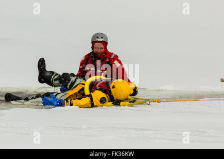 Formation de sauvetage sur glace Ontario Canada Banque D'Images