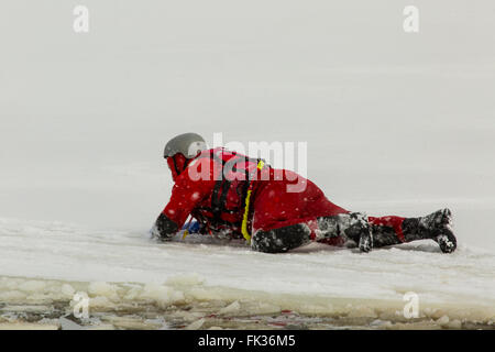 Formation de sauvetage sur glace Ontario Canada Banque D'Images