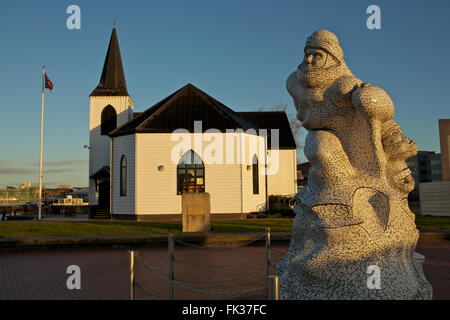 Mosaïque sculpture dédiée au Capitaine Scott, par Jonathan Williams, situé en face de l'Église norvégienne dans la baie de Cardiff, Pays de Galles Banque D'Images