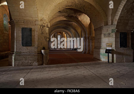 Crypte de l'église de Saint Eutrope à Saintes France Banque D'Images