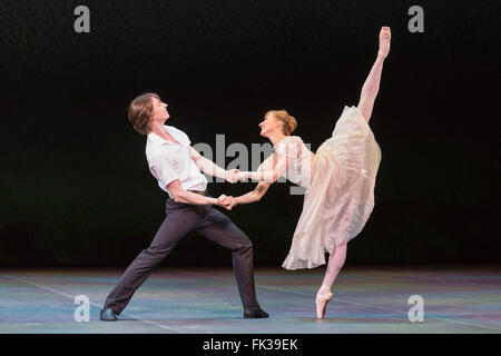 Londres, Royaume-Uni. 6 mars 2016. Moshkovsky effectuée par Daria Klimentova valse et Vadim Muntagirov du Royal Ballet. Répétition générale de la 'Ave' Maya Gala au London Coliseum pour célébrer la vie et l'oeuvre de l'extraordinaire prima ballerina Maya Plisetskaya. Le gala sous la direction artistique d'Andris Liepa présente des danseurs de calibre mondial s'acquitter de ses rôles préférés ainsi que des oeuvres à l'origine dans le conteneur pour Maya Plisetskaya. La soirée s'inscrit dans le cadre de l'assemblée annuelle des icônes Ballet russe Gala. Banque D'Images