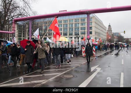 Manifestation à l'avance de la Journée de la femme à Berlin, Allemagne. Banque D'Images