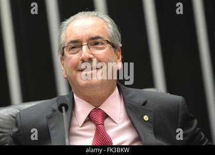 Brésil Le président de la Chambre Eduardo Cunha lors d'une conférence de presse Le 18 février 2016 à Brasilia, Brésil. Cunha est l'objet d'une enquête pour corruption et secret des comptes bancaires suisses. Banque D'Images