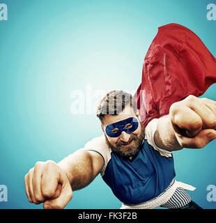 Superheo dodus survolant la ville du crime Banque D'Images