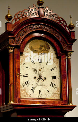 Acajou Antique horloge-long, vers 18e siècle - USA Banque D'Images