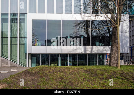 Extérieur de l'ambassade des pays-Bas, Klosterstraße 50, Mitte, Berlin, Allemagne. Bâtiment moderne conçu par l'architecte Rem Koolhaas Banque D'Images