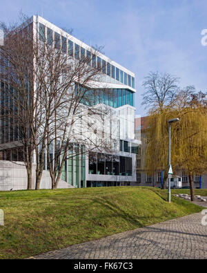 Extérieur de l'ambassade des pays-Bas, Klosterstraße 50, Mitte, Berlin, Allemagne. Bâtiment moderne conçu par l'architecte Rem Koolhaas Banque D'Images