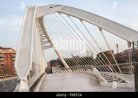 Puente Calatrava ou Bac de Roda, par Santiago Calatrava. Barcelone. Banque D'Images