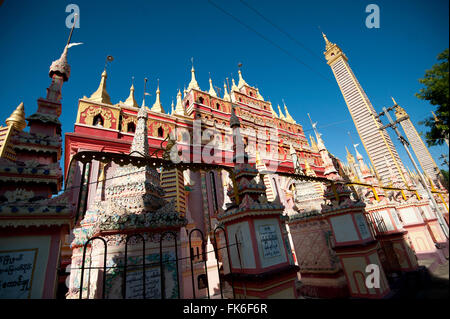 Pagode Thanboddhay, dit de tenir 100000 Bouddhas, avec 864 stupas, Monywa, Rhône-Alpes Banque D'Images