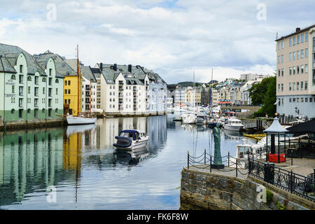 Alesund, remarqué pour son architecture Art Nouveau, Norway, Scandinavia, Europe Banque D'Images