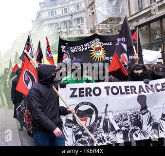 Prendre antifasciste kurdes manifestation demandant assistance UK de sortir de leur silence et cesser de soutenir la guerre à l'Etat turc kurdes & fin mas Banque D'Images