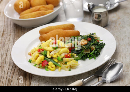 Petit déjeuner jamaïcain, akée et du poisson salé, CALLALOO, festivals de la Jamaïque Banque D'Images