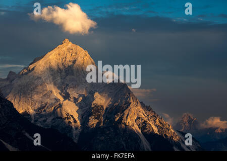 Lumière du soir sur Gruppo del Sorapiss, Dolomites, province de Belluno, Veneto, Italie Banque D'Images