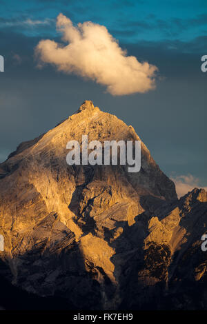 Lumière du soir sur Gruppo del Sorapiss, Dolomites, province de Belluno, Veneto, Italie Banque D'Images