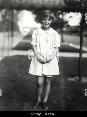 Nancy Davis, la future Première dame Nancy Reagan quand elle avait 6 ans en 1927 à Flushing, New York. Banque D'Images