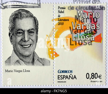 Espagne - circa 2011 : timbre imprimé en Espagne montrant une image de Prix Nobel Mario Vargas Llosa, vers 2011. Banque D'Images