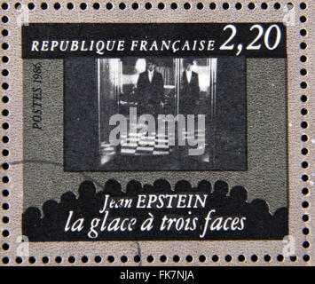 FRANCE - VERS 1986 : stamp dédiée au centenaire du cinéma français montre Jean Epstein 'Ice 3-verso", vers 1986 Banque D'Images