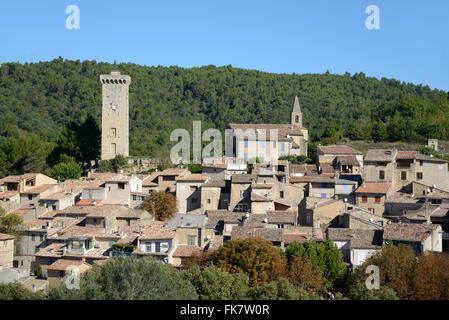 Village & Tour Médiévale Saint-Martin-de-Brômes ou St Martin de bromes Alpes-de-Haute-Provence Banque D'Images