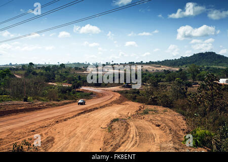 L'autoroute BR-230 région Transamazon dans la municipalité d'Altamira - 58 km Banque D'Images