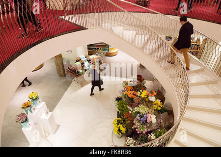 L'intérieur, grand magasin Fortnum and Mason, Piccadilly, Londres UK Banque D'Images