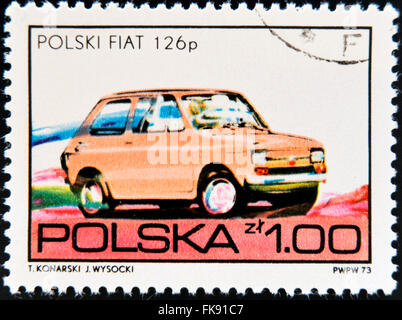 Pologne- VERS 1973 : un timbre imprimé en Pologne montre un Fiat, vers 1973. Banque D'Images