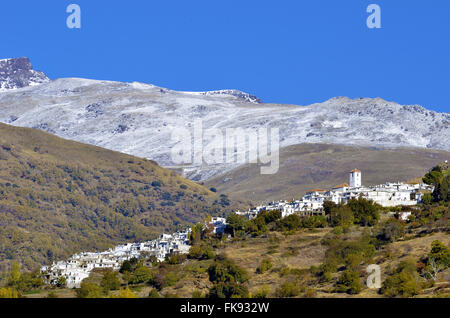 La ville de Capileira, dans la Sierra Nevada, Grenade Banque D'Images