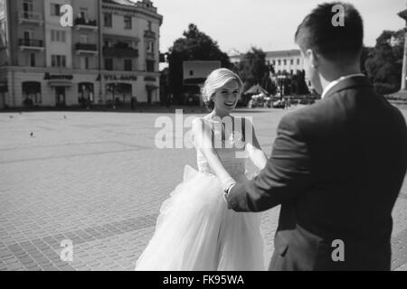 Jeune couple de mariage Banque D'Images