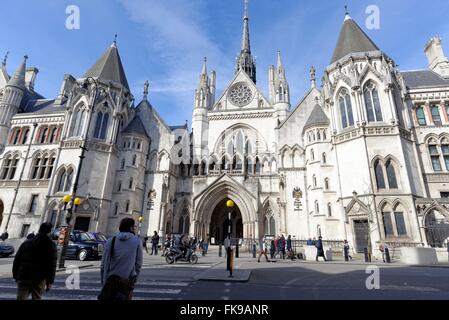 Extérieur de la Royal Courts of Justice Londres Royaume-Uni Banque D'Images