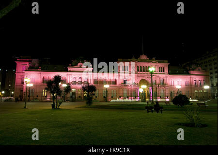 Casa de Gobierno connu sous le nom de Casa Rosada en Plaza 25 de Mayo - siège du gouvernement argentin Banque D'Images