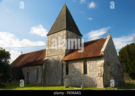 L'église romane de St Nicholas dans le hameau d'Iford sur un après-midi de printemps précoce Banque D'Images