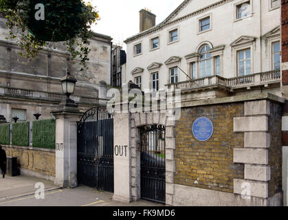 Londres, Royaume-Uni - 24 Février 2016 : Cambridge House au 94 Piccadilly Londres était autrefois la maison de Lord Palmerston Banque D'Images