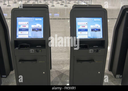 Check-in électronique machines à partir de la borne 3 de l'Aéroport International de São Paulo/Guarulhos Banque D'Images